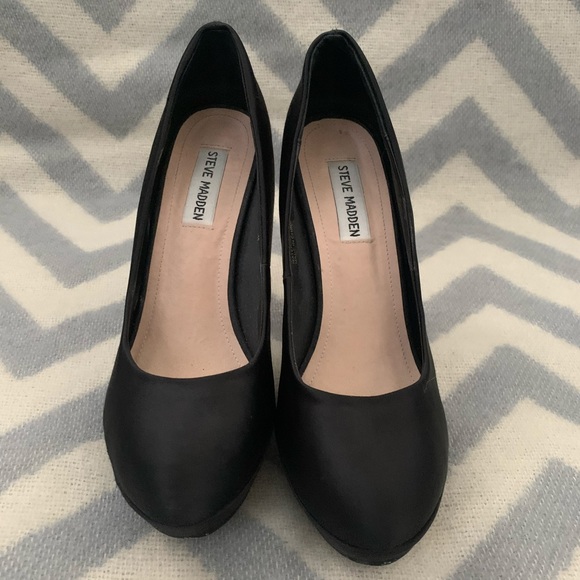 Steve Madden Black satin platform heels - Picture 2 of 8